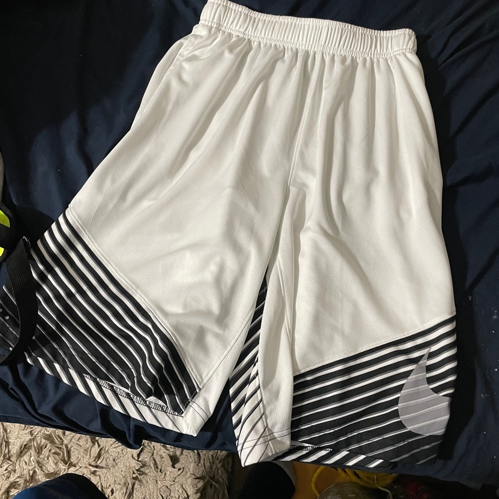 NIKE ELITE White Basketball Shorts